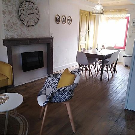 Appartement Cozy Dans Maison Privee Tauves Zewnętrze zdjęcie