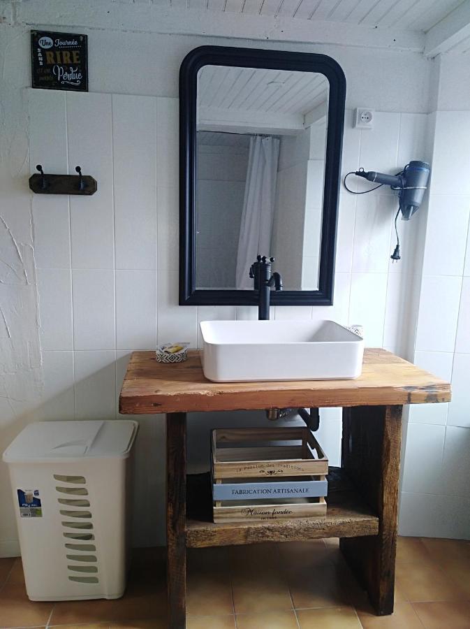 Appartement Cozy Dans Maison Privee Tauves Zewnętrze zdjęcie