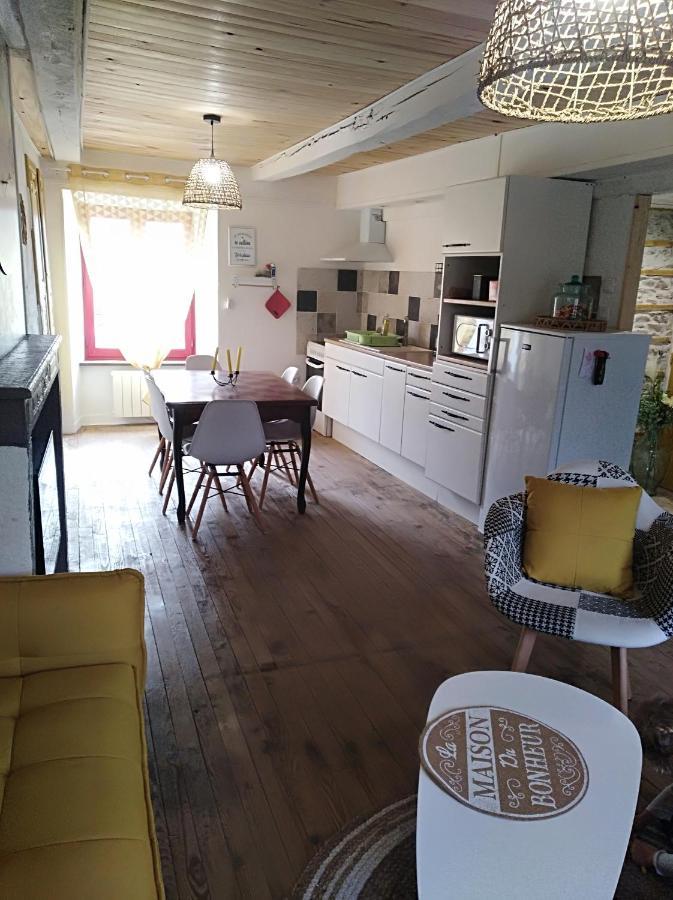 Appartement Cozy Dans Maison Privee Tauves Zewnętrze zdjęcie