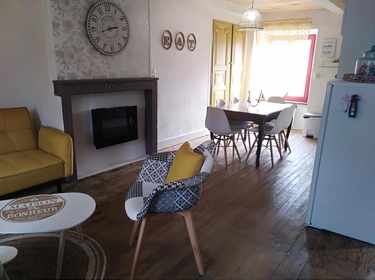 Appartement Cozy Dans Maison Privee Tauves Zewnętrze zdjęcie