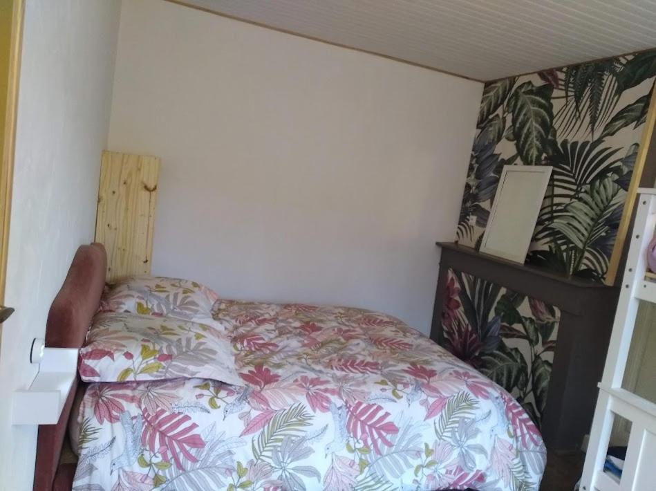 Appartement Cozy Dans Maison Privee Tauves Zewnętrze zdjęcie