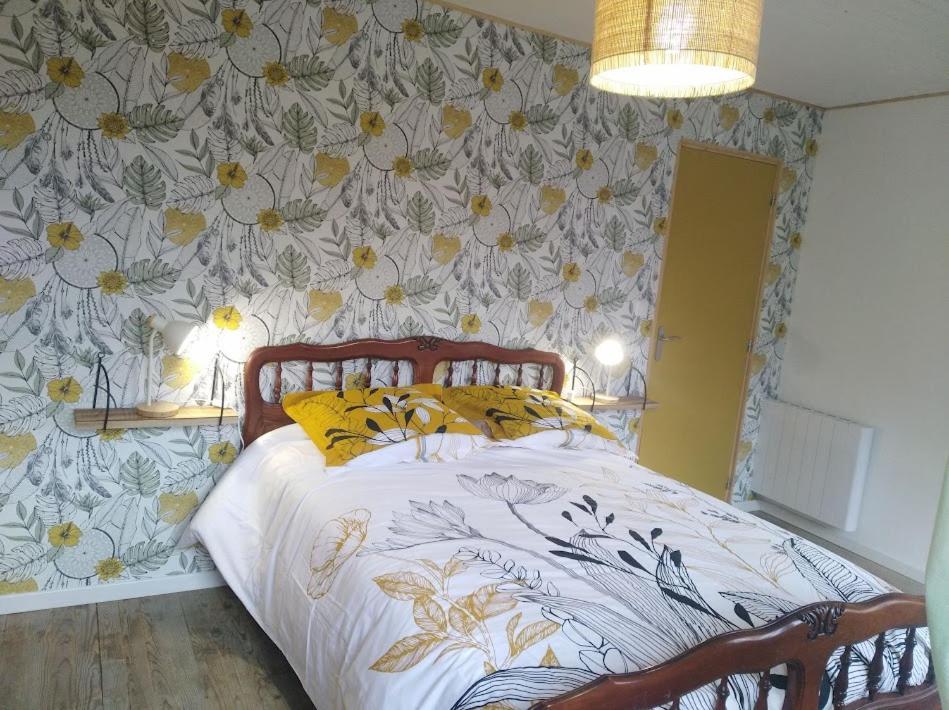Appartement Cozy Dans Maison Privee Tauves Zewnętrze zdjęcie
